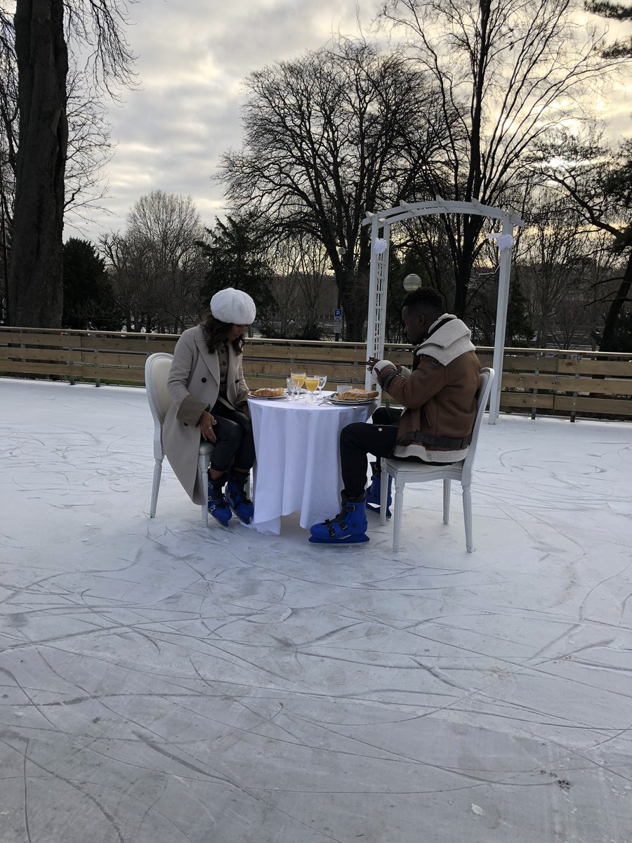 M6MusicOfficiel's tweet photo. #liverport @Bmesrimes organise une journée spéciale à sa femme Léa #clip #patinoire https://t.co/BnzLIkC5sx