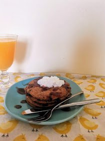 _Pelinti_'s tweet photo. Hoy celebramos #SanValentín con una receta rica, fácil y rápida para demostrarte a ti mismo todo lo que te quieres: unas #tortitas de #coco y #chocolate. #sinazúcar #singluten #sinlactosa. La #receta, ya en el #blog. 
https://t.co/EEQV8En6bp https://t.co/iRQAiJe5sV