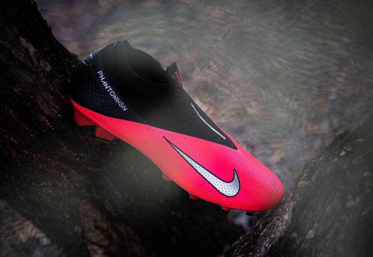 futbolemotion's tweet photo. Precisión ilimitada. Agilidad activada.
--
@nikefootball Phantom Vision II disponible a través de nuestra web: https://t.co/ZYD8pJ8E1X
--
#NikeFootball #Nike #PhantomVision2 #NikePhantom #FutbolEmotion https://t.co/oKhIGckXGb