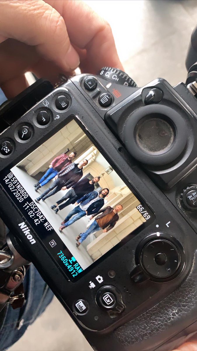 Feliz día de San Valentín 🌹❤ 
Hoy, haciendo nuevas fotos para algo muy especial... 

#LosVivancos #sanvalentin #staytuned