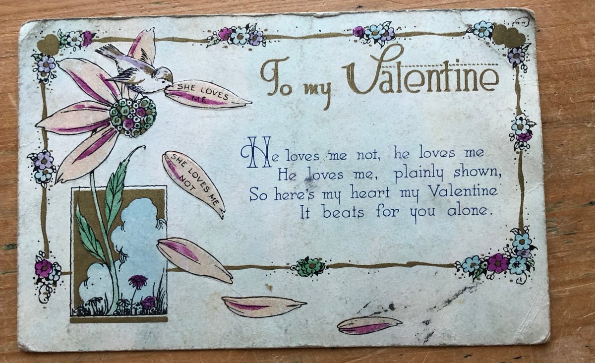 Today’s #FridayFind really had to have a #Valentines theme, so here’s a quaint little greeting card from the 1930s, complete with questionable rhyme...

#ValentinesDay #Valentines2020 #Poet