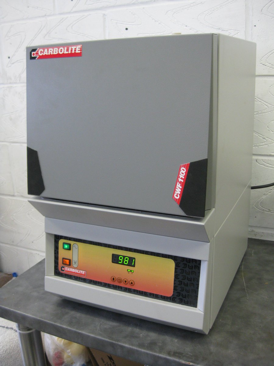 RSBuddsLtd's tweet photo. Making use of our new furnace to harden some tool steel inserts. https://t.co/ZpRo28XQxb