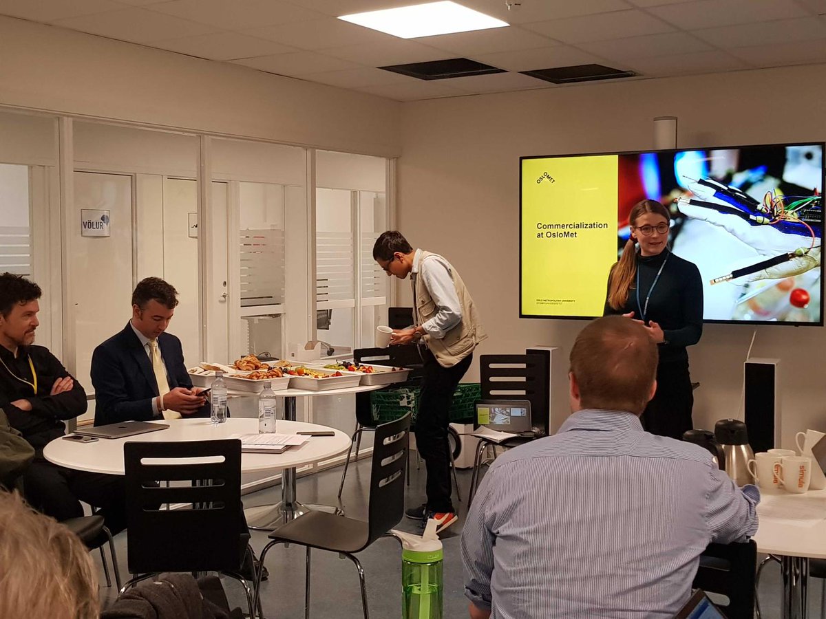 stroemranveig's tweet photo. So great gathering brilliant @teknologidesign researchers for a commercialization workshop @grundergarasjen @OsloMet yesterday!! We really got a great discussion @andersbhanssen @anthonyg79 @bryhni @SteinarOlberg @PMirtaheri ++ Thanks for great contributions - stay tuned for more https://t.co/O9bQ6dDgYH