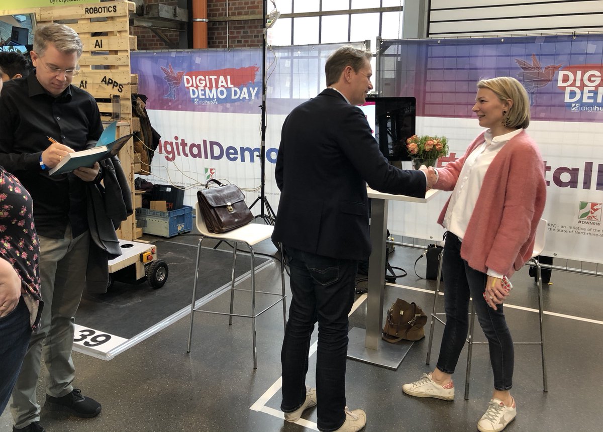 nyrisio's tweet photo. Yesterday at the Digital Demo Day 2020 the team from Düsseldorf presented our visual search solutions. 

Even Frank Thelen stopped by our booth during the event.

#nyris #visualsearch #sparepartrecognition #ai #digitaldemoday #digitalfuture #industrytech https://t.co/4lWsssu4Kj
