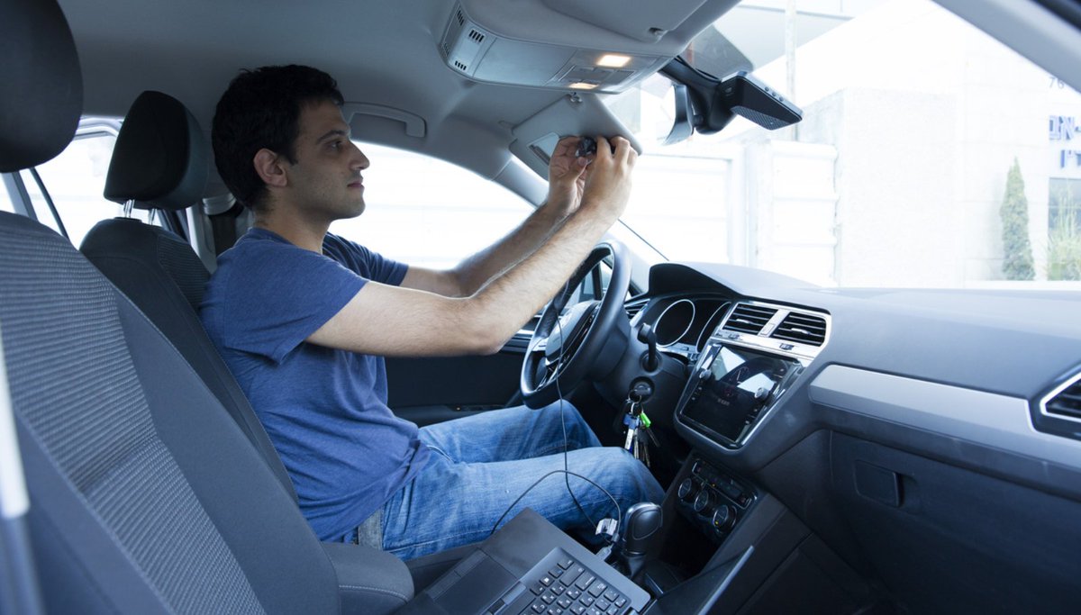 ESIsrael21c's tweet photo. Nueva #tecnología mejora el #sonido en los #automoviles. El sistema de altavoces de #HiAuto elimina los ruidos de fondo y se centra solo en el altavoz. La experiencia de hablar y escuchar cambiará para siempre. https://t.co/1d1NTXnV6a https://t.co/CFFa2oNaFs