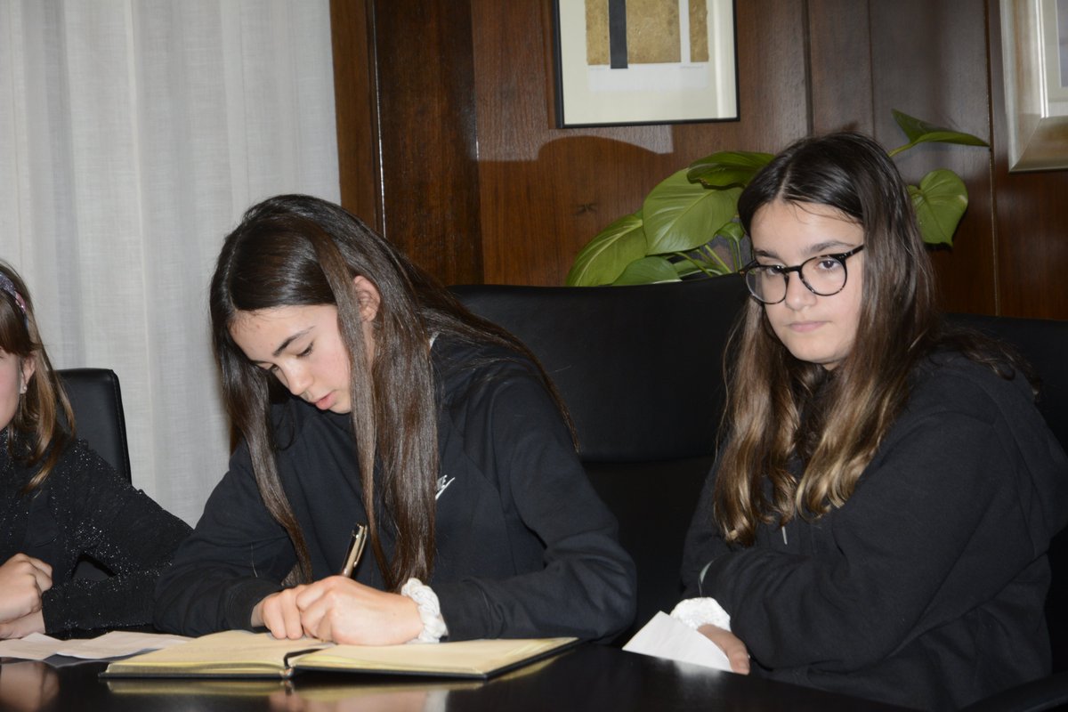 CRÒNICA: El pregó infantil de la Llum remarca el paper de l'aigua com a font de vida, i posa en valor el talent femení i el treball en equip

📝ow.ly/dDzv50ymqaG