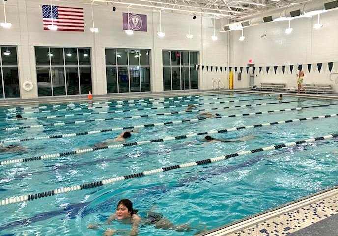 Villageteams's tweet photo. The distance runners from Vikings Track and Field used the pool this morning to get a workout!
#VikingsTrack
#VillageAthletics
#weareVILLAGE https://t.co/u3hY3RDegj