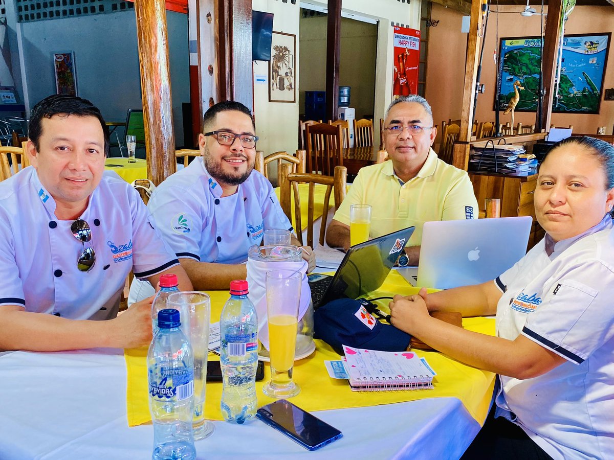 WalderVeliz's tweet photo. Seguimos trabajando.
Reunión con los chef Luis Alberto Carrillo Maldonado y sus compañeros de la asociación de chef de Izabal Gastronomico.
#LivingstonCadaDia
#IzabalTeEspera
#Labuga
#Livingston
#Izabal
#TurismoGastronomico
#FestivalGastronomico https://t.co/7thdnavwP4