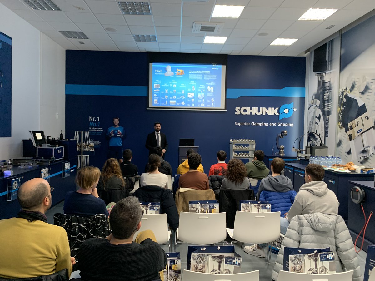 TecnoCampus's tweet photo. Aquesta setmana vam rebre la visita de l'Institut @SunsiMora, que va participar al Taller Master #Linnk de Mecatrònica, on va conèixer les instal·lacions de l'empresa de robòtica @SCHUNKCA a #Mataró 🕹
Gràcies per la visita! 👋🏽
#universitat #TecnoCampus #robòtica https://t.co/QgRFuCEsjP