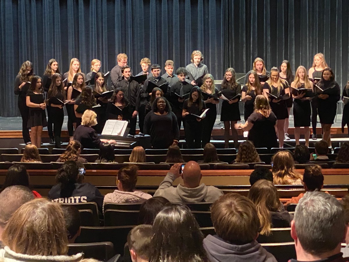 SwiftJZ's tweet image. Great to see so many familiar faces at Watertown High School's concert last night!