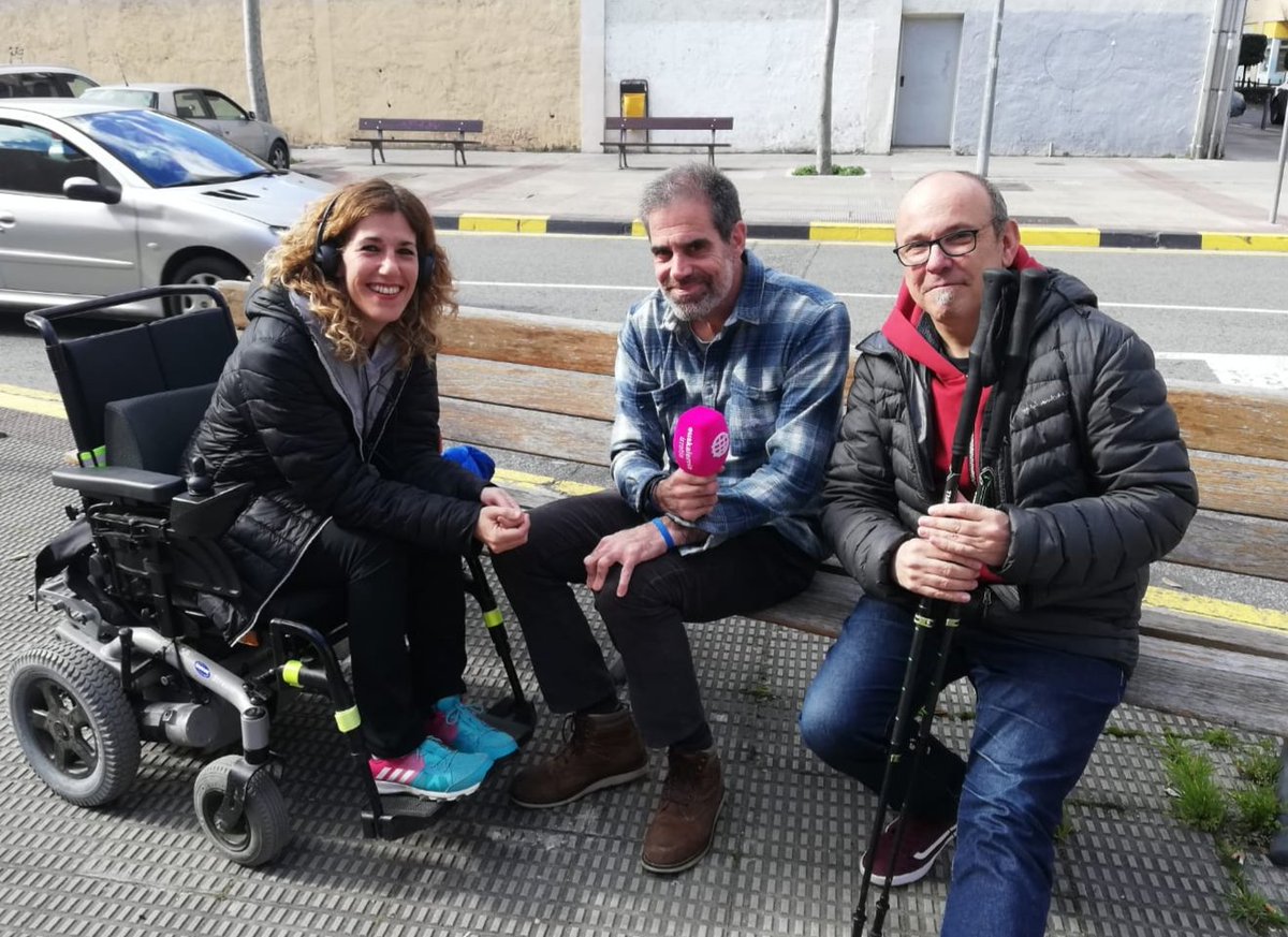 Con Pello Argiñarena <a href="/PelloArgi/">Pello Argiñarena</a> de <a href="/fm983irratia/">Euskalerria Irratia</a> y Erkuden Txokarro de <a href="/Ibilinavarra/">Asociación Ibili</a> hablando de #okupasmotorizados 
Eskerrik asko! ♿👍🏿