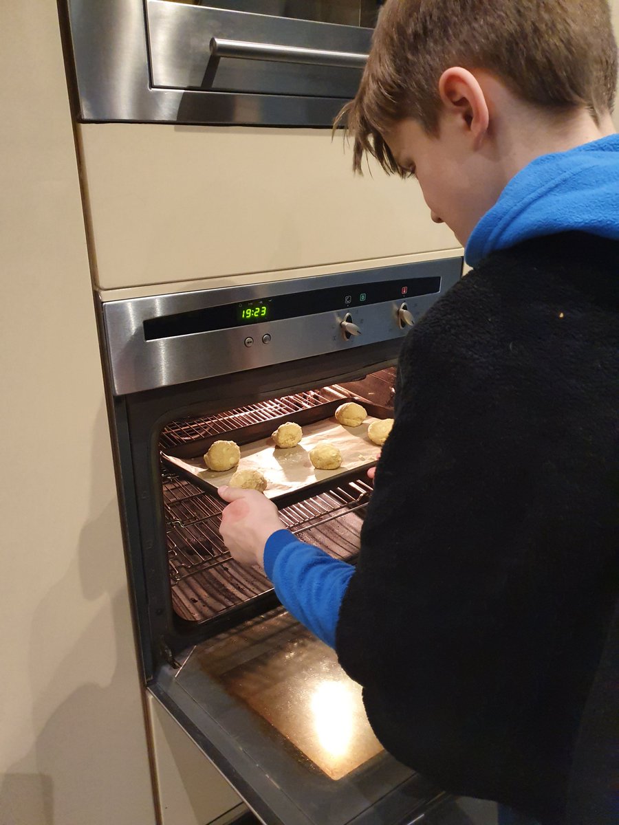 GelishAmy's tweet photo. @y5hvcs jack making his star cookies https://t.co/Aumm6qSoH3