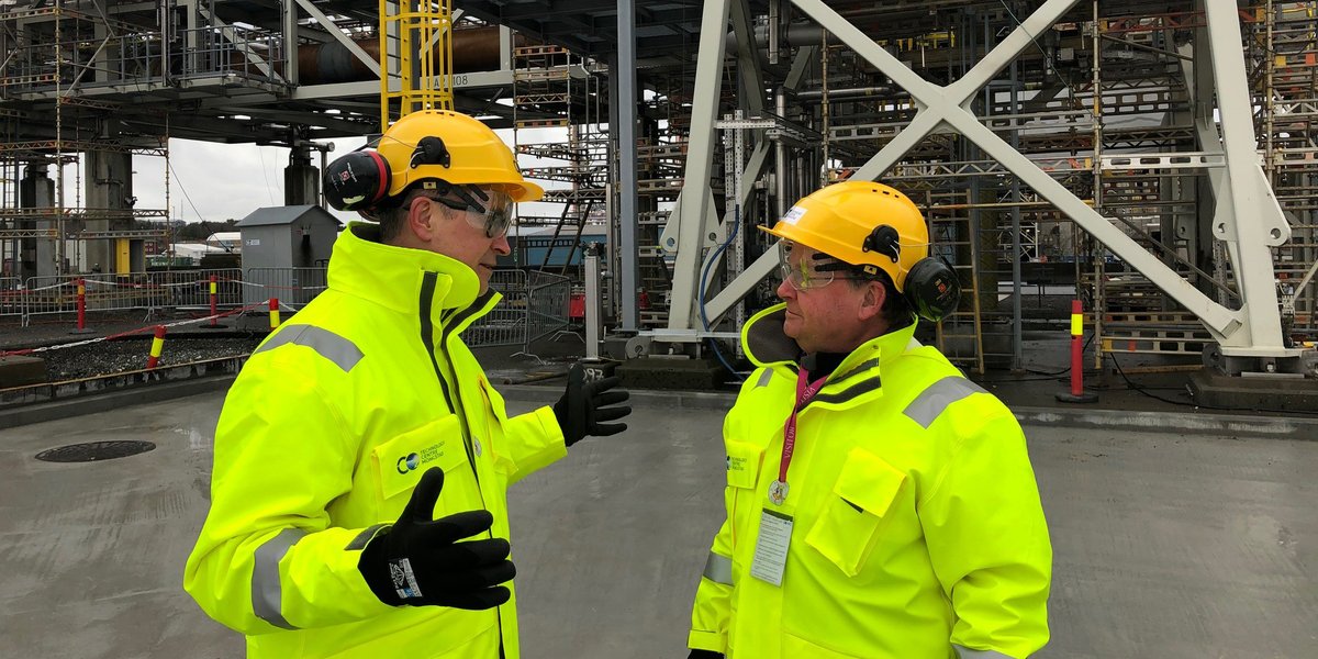 energidep's tweet photo. State Secretary 🇳🇴Odd Emil Ingebrigtsen visited CO2 Technology Centre Mongstad (TCM) outside Bergen today with his American colleague🇺🇸 Steven Winberg from @ENERGY to learn more about the test centre for #CCS technology.📸 = Krishan Totland /TCM. https://t.co/9rkQU1eQNz