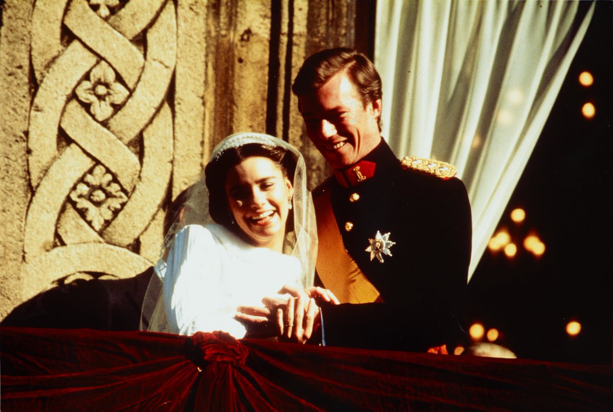 Cour Grand Ducale Sur Twitter Joyeux Anniversaire De Mariage Scheinen Hochzaitsdag Le 14 Fevrier 1981 Ll Rr Le Grand Duc Et La Grande Duchesse Celebraient Leur Mariage En La Cathedrale Notre Dame De Luxembourg