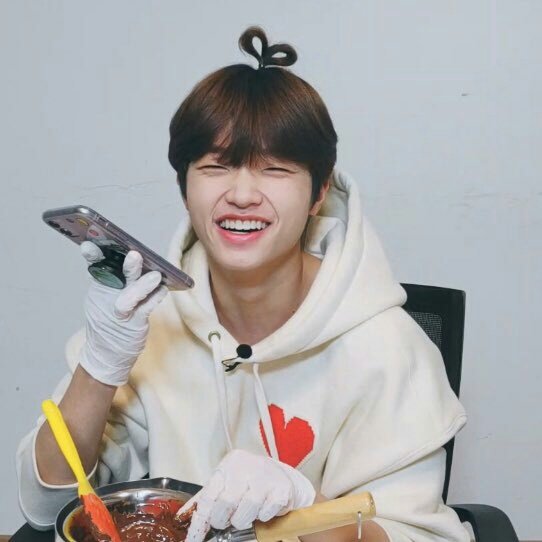 wdzyohan's tweet photo. THE HAPPINESS ON DONGPYO'S FACE WHEN HANGYUL CALLED HIM ㅠㅠㅠ https://t.co/EZQEz2QfHi