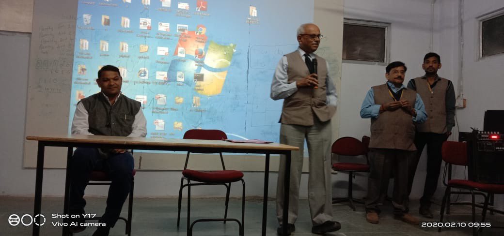 Kjitsavli's tweet image. Expert lecture on Switch Gear &amp;amp; Protection by Mr. Manish Pandya was organized for Electrical engineering department. Mr. Manish Pandya delivered the valuable knowledge on maintenance of circuit breaker.
#ElectricalEngineering #SwitchGearProtection #KJIT #Savli