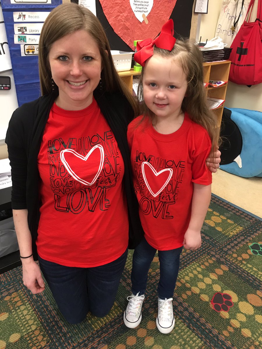 LibertyKinder's tweet photo. ❤️Happy Valentine’s Day from me and my pal! ❤️ #twinning #WEareLakota https://t.co/UvPWDBCDVq