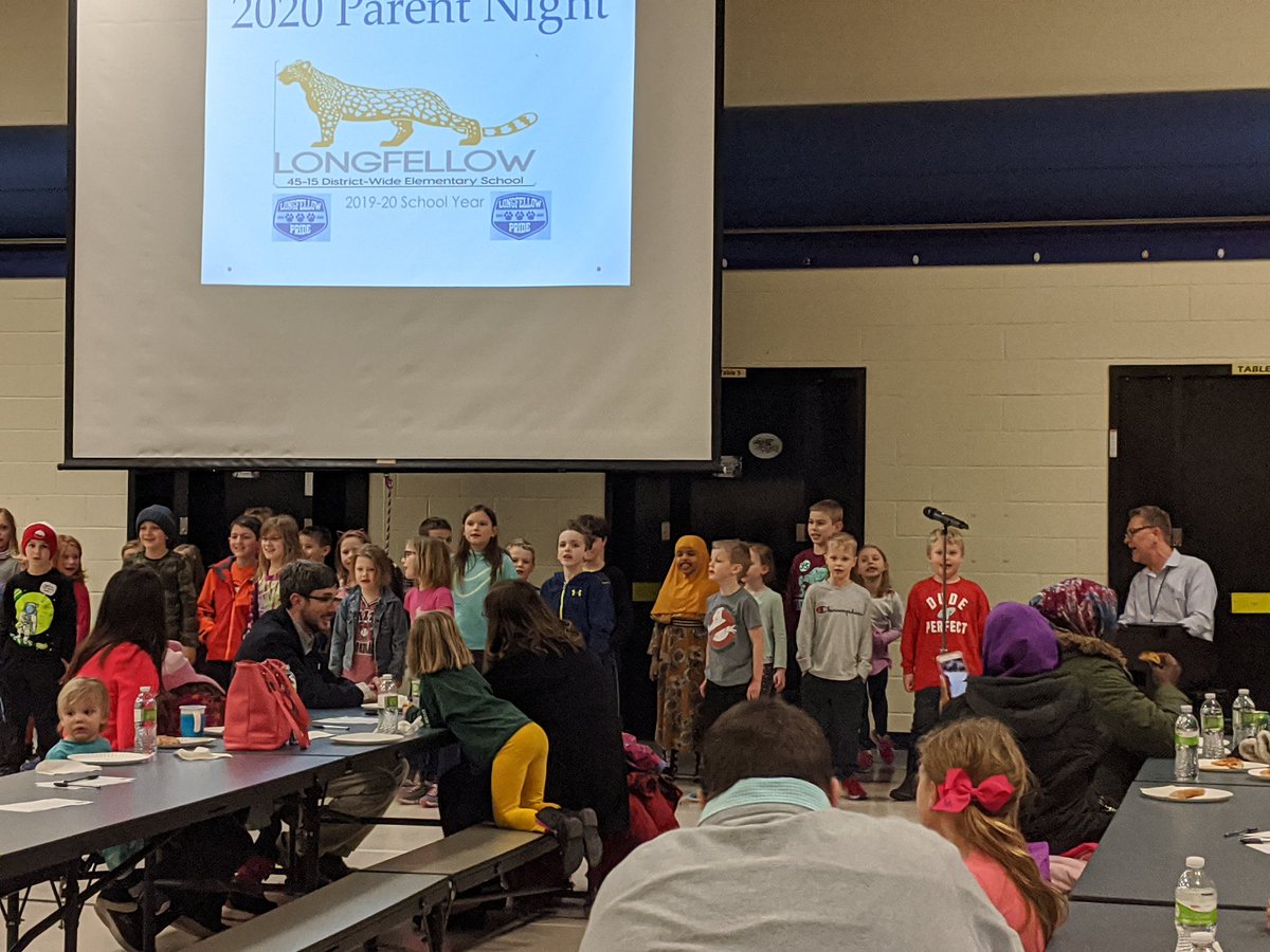JillScheid's tweet photo. Fun night with our Longfellow families! #lf4515rocks https://t.co/0GC4CsYvRI