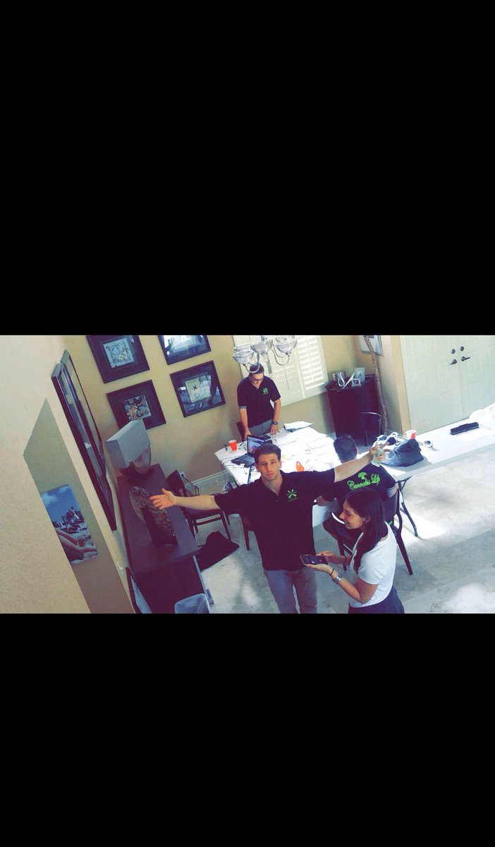 dannypthatdude's tweet photo. #believechallenge @MeekMill 

From the living room to an empire https://t.co/GQkvKe6C6u