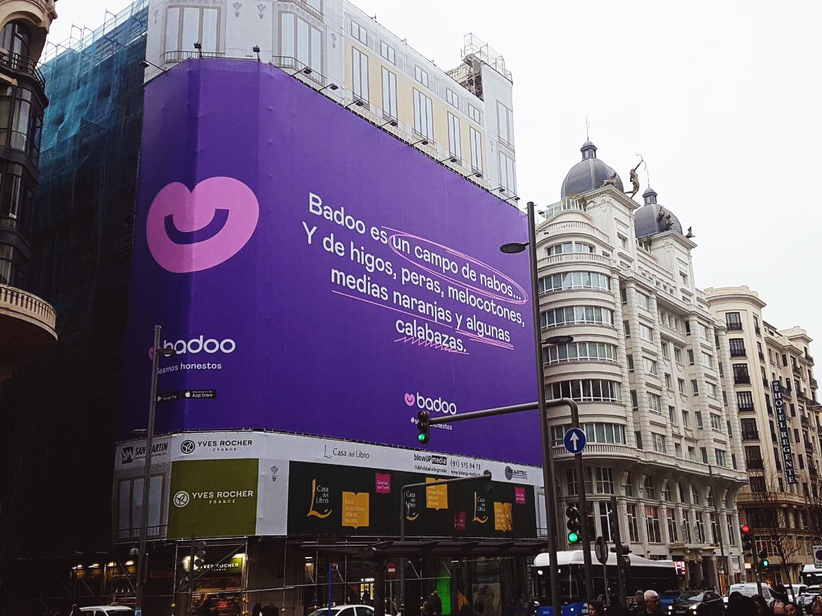 pixelandpixel's tweet photo. En formato XXL y con mucha honestidad en nuestro primer proyecto con @Badoo_ES  #seamoshonestos 💜 https://t.co/EUHOIYbA70