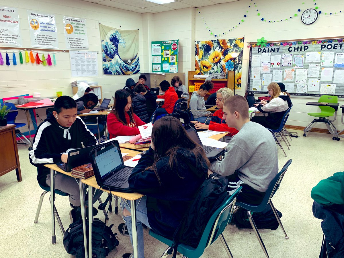 Bandrowski10's tweet photo. Honors 9 students are so focused on their satirical break-up letters. #satire #irony  # @GRHS_Stallions https://t.co/paR4VDJAv7