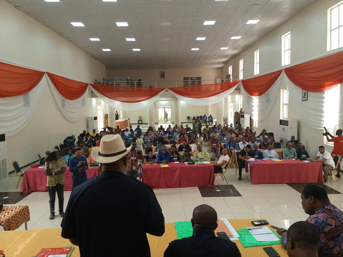 AKS_NEWMAP's tweet photo. Pre-construction Training Workshop on the Implementation Plan for Construction Firm, FNGO, Line MDAs, SPMU, and Stakeholders @AnambraNewmap @MfonLawrence1 @NEWMAP_NIGERIA @newmapcomm @newmapplateau @DepartmentMgt @fmeclimateng @WBG_Environment @ENewmap @FMEnvng @NewmapGombe https://t.co/TuIhFtLaTa