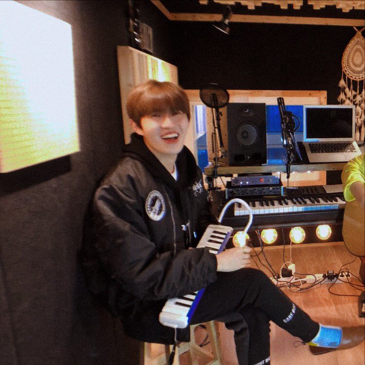 manduhwann's tweet photo. 뿅! ❣️

#김재환 #KIMJAEHWAN https://t.co/xVf94ocFlS