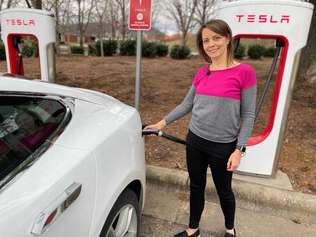 LBRIGMAN_WLOS's tweet photo. Would this federal tax break sway you to buy an electric car? @francieblack's Tesla sure was fun to drive! https://t.co/UReE8XqNvB @wlos_13 @BlueRidgeEV https://t.co/cMnu8i0vGH