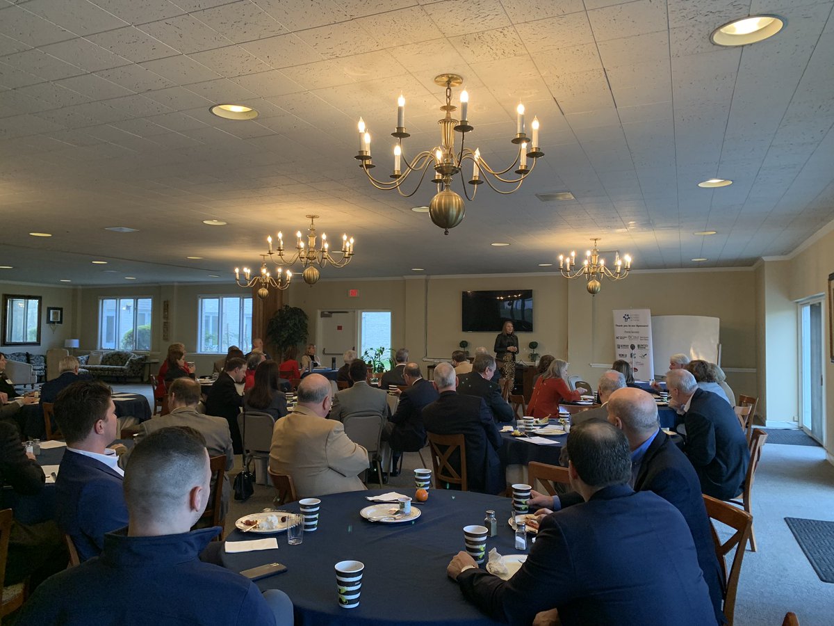 CBN_Moco's tweet photo. Full house for @Anniehowellpr #networking #cbnmc https://t.co/6CyFUNDf40