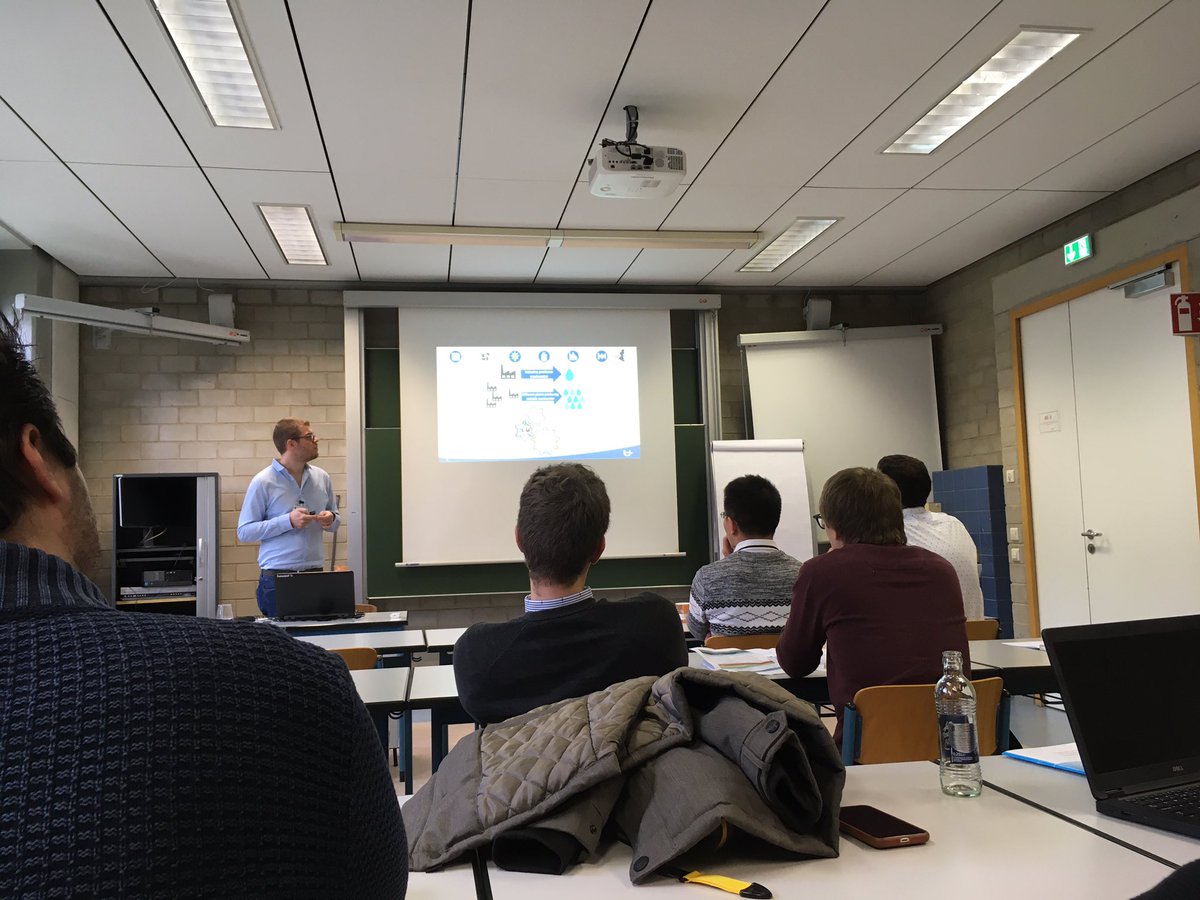 ThomasDob's tweet photo. @LennertDockx states that dPAOs got talent! #ywpbenelux @UAntwerpen_FTI https://t.co/8WCqpJlUfp