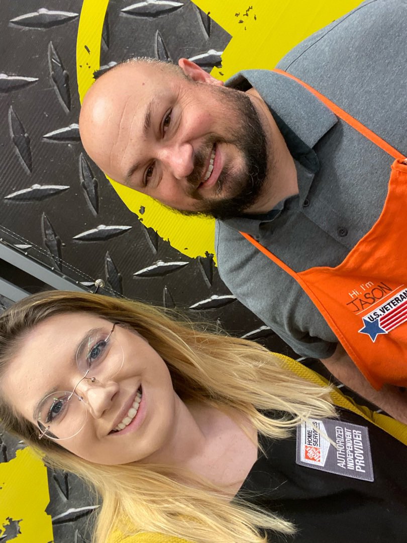 HDI_531's tweet photo. #InHomeDesigner Lexi building relationships in 3038 and discussing how to make lead generation easy with just 3 questions! #EasyAs123 #KeepItSimple #SetDaLead and Lexi will bring you the 💰 @JMHagner @JuleeEckert @Depotman20 https://t.co/TjSuBuXVca
