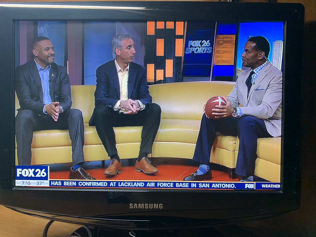 DANNAforSHERIFF's tweet photo. Itโs @XFLonFOX time with the @XFLRoughnecks @xfl2020
and #HTowns #1 sports announcer Mr. @NateGriffFOX26
๐ @OliverLuckXFL ๐ https://t.co/F9GgOJFeuf