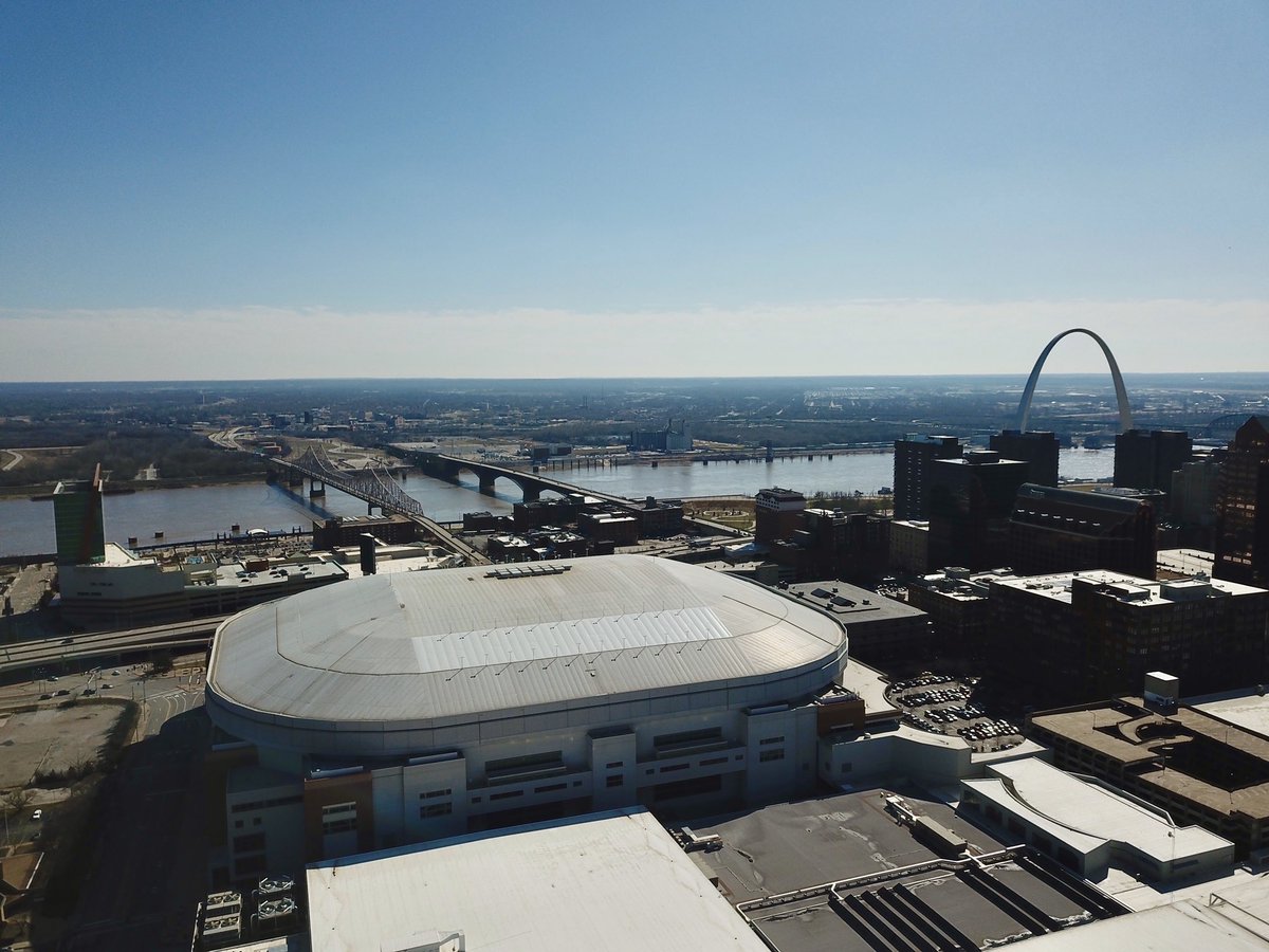 ryujas1's tweet photo. St. Louis awaits you. Who’s ready to play #volleyball #PresidentsDay #drone #athlete @circlecityvbc @stlmag @stltoday @STLRegChamber @AmericasCenter @downtownstlouis @explorestlouis @GatewayArchSTL https://t.co/Tm4EaKZatY