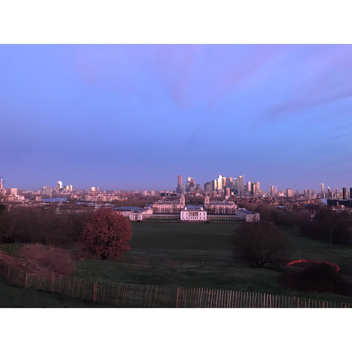 GGSparkes's tweet photo. Amazing sunrise this morning #jogbeforework #greenwichpark π #loveisintheair https://t.co/IxQmrq2j9u