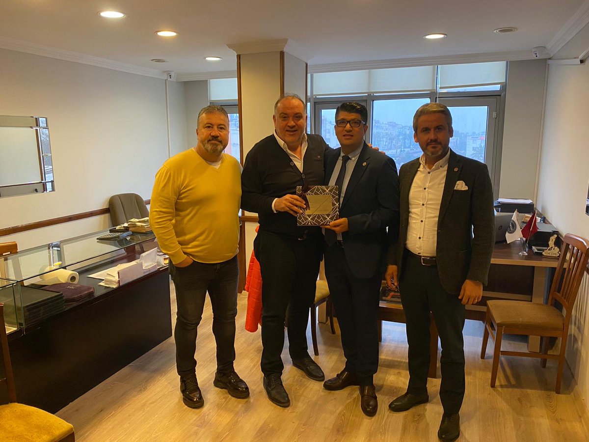 ANTİAD üye ziyaretlerimiz devam ediyor. ANTALYA mücevher sektörünün duayen ismi Adam gibi Adam değerli abimiz iş insanı çivrilli <a href="/refikcengiz/">refik cengiz</a> İ iş yerinde ziyaret ettik. Yeni projelerimizden bahsettik ANTİAD ÖNERİYOR <a href="/antiadantalya/">ANTİAD - Antalya İş İnsanları Derneği</a> <a href="/ferhatyildiztac/">FERHAT YILDIZ</a> #rengold #gücümüzantalyadan