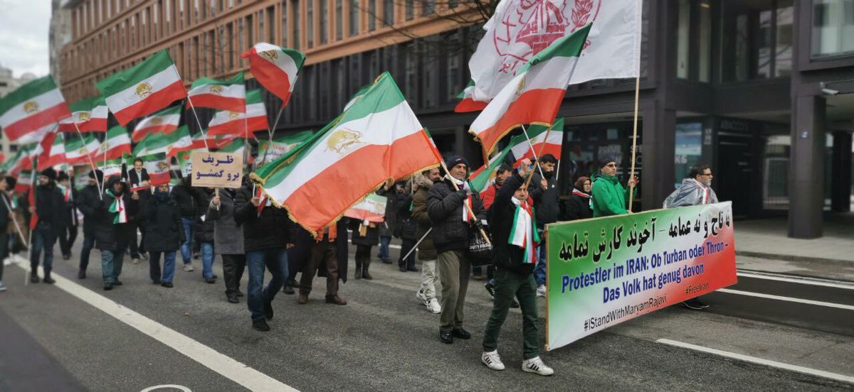 JavadDabiran's tweet image. München-14.02.2020 Solidarisierungskundgebung mit den Bürgerprotesten im Iran #MCS2020 #Ban_Zarif #FreeIran2020 #MyVoteRegimeChange @reuters_de @br_online
