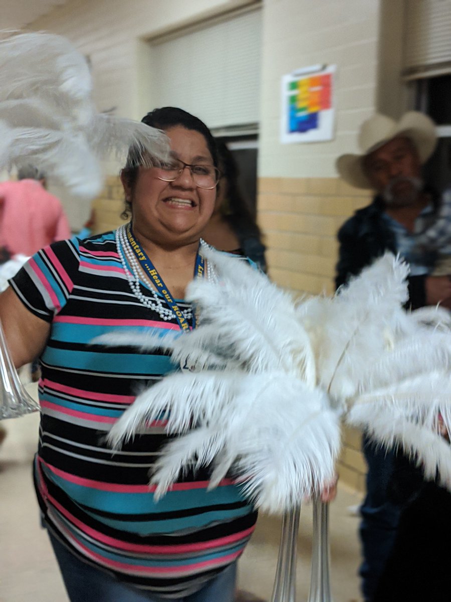 JecaAustin's tweet image. Supportive thoughts 2 all  @BrookeLions staff Worked (&amp;amp; played) a long day yesterday &amp;amp;  back today to work on writing resumes. Beyond in #GoodStanding in my books &amp;amp; are commUnity heroes who give more than people can ever see if they aren't embedded in schools #AISDGameChangers