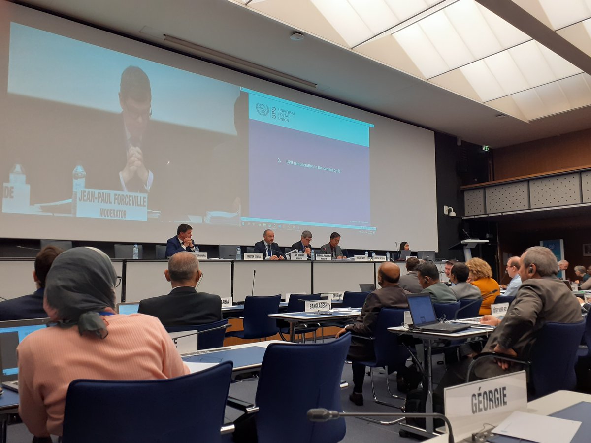GroupeLaPoste's tweet image. En direct | @JPForceville du groupe #LaPoste préside aujourd'hui la table ronde mondiale sur les rémunérations de l'@UPU_UN à #Berne ! #SimplifierLaVie #LaPosteSEngage