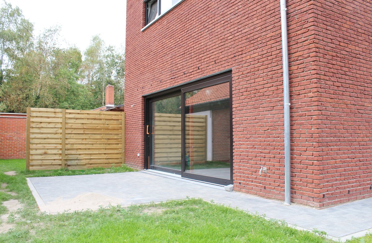 ImmoC2's tweet photo. #tehuur #woning #energiezuinig #3slpk #tuin #Genk 

⏩Meer informatie gewenst? Aarzel dan niet en contacteer ons:
📞 013/690 690
📧 info@immo-c2.be

https://t.co/2A57w9FYGa…/3974135/ https://t.co/OtS49qhIO9