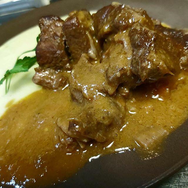 Hora de dinar... i bon cap de setmana!!#vedella #angus #tastaelbaixllobregat #Molinsderei #gourmetrestaurant #catalunya #catalunyafoodies