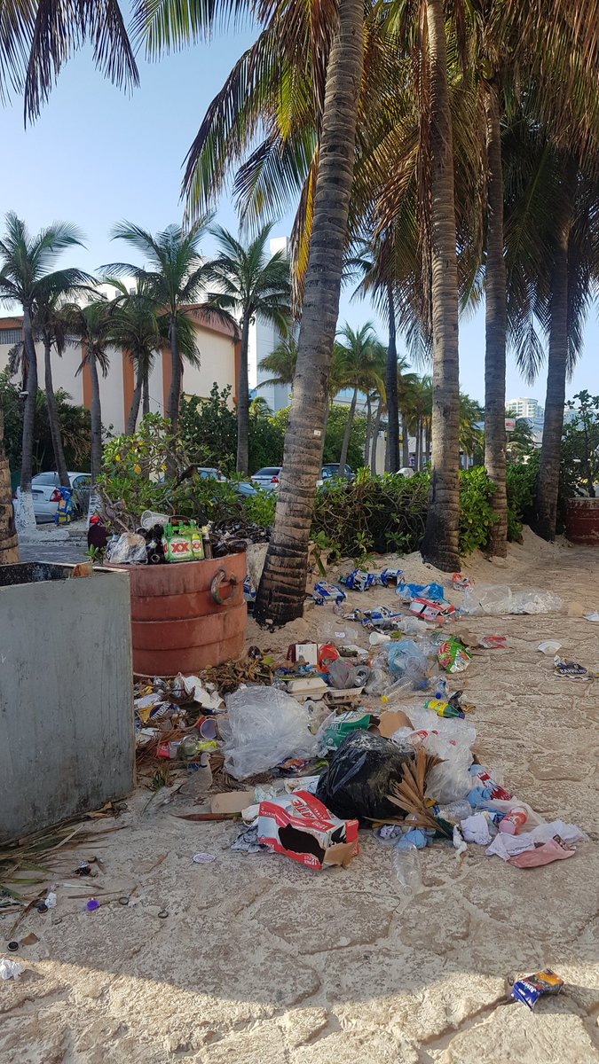 Starcprod's tweet photo. Una vergüenza. Como agencia siempre estamos limpiando playas, pero a veces no son suficientes manos. El humano, como siempre destruye más rápido de lo que construye. Que mala impresión dejamos 😔. Ayúdanos @ZOFEMATBJ
Playa Caracol, Cancun.
@VivoEnCancun @starc_tours  @LeNatura https://t.co/oxuZAd0eYP