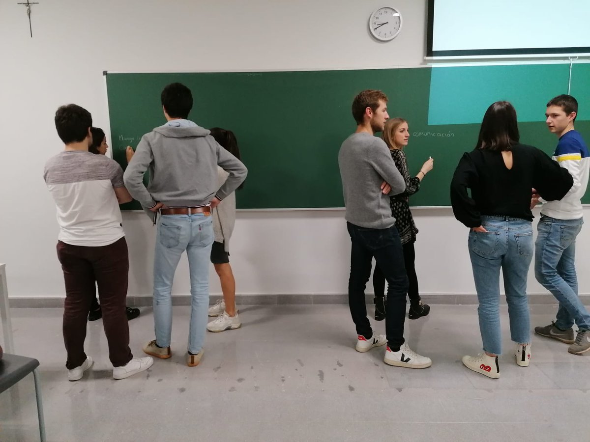 RolesBelbin's tweet photo. El alumnado de @deusto #universidad de deusto de la carrera de #ingeniería utiliza #BelbinGetset para trabajar en sus proyectos y equipos. ¡Se distribuyen las tareas en función de sus talentos naturales y obtienen mejores resultados!
#jovenes #talento https://t.co/FM1fXLcvEd