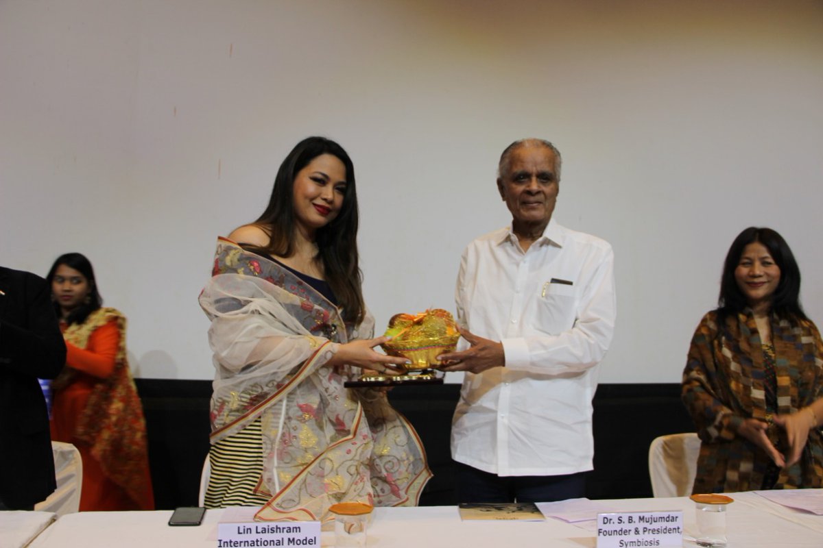NFAIOfficial's tweet photo. The 5th #NorthEastFilmFestival has commenced on a colourful note at NFAI!
Ms. Lin Laishram, Actor- Model and Ms. Rajni Basumatary, Actor-Filmmaker were present as chief guests along with Dr S. B. Majumdar, Founder Symbiosis University.
#NEFF #NEFF2020
@linlaish @rajnibasumatary https://t.co/4cqeGriFVc