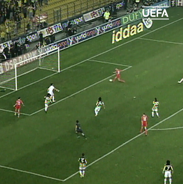 Golazos ✅
3-3 thriller 🍿
#OTD in 2007, @Fenerbahce & @AZAlkmaar played out a memorable round of 32 tie
#UEL | #FlashbackFriday