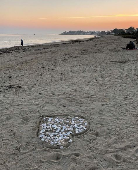 Bonne fête aux amoureux 💘

#carnac #miamorbihan #bretagne #campingdesmenhirs