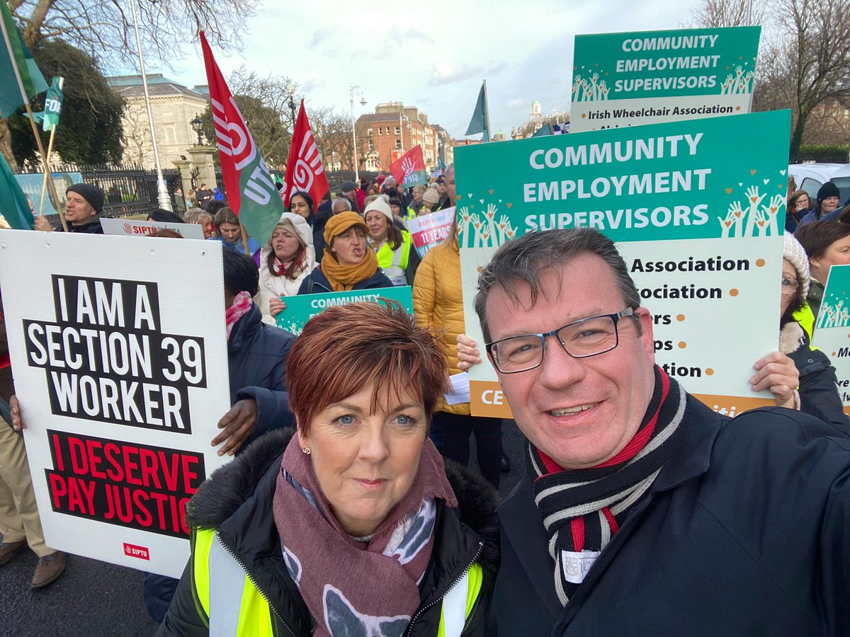 alankellylabour's tweet photo. Supporting @forsa_union_ie & @SIPTU CE supervisors & #Section39 Workers today in their fight for pay justice.
Time for the Government to implement the Labour Court recommendation. #JusticeForCEsupervisors https://t.co/nbbERm1w1I