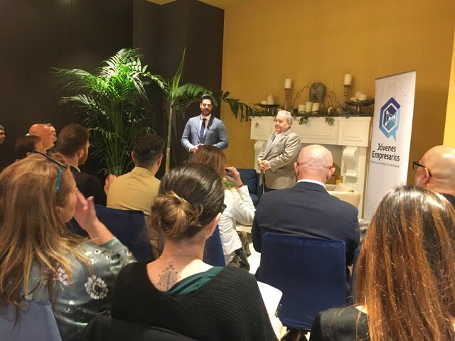 VIRTEC's tweet image. Desayuno de Trabajo con los compañeros y asociados de @ajetenerife @jetenerife y D. Tomás Barreto, Consejero Delegado en Tomás Barreto, SA en el @LaLagunaGH