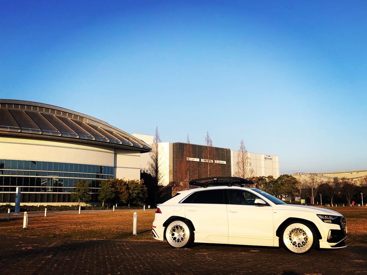 Newing_inc's tweet photo. Alpil Audi Q8 SVU STYLE

#audi #audiq8 #newing #newingwheels #alpil #airrex #accuair  #toyo #es4
#works #widbody #kyoto #osaka #tokyo #nagoya #ツーリング 
#libetywalk
#大阪モーターショー 
#東京オートサロン
#大阪オートメッセ
#車
#stance
#カスタム
https://t.co/McCieorfid https://t.co/eFe9ThlWYG