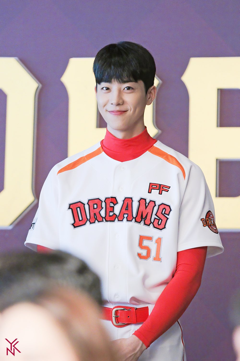 YNKentertainment on X: "[#굿바이유민호] #채종협 #스토브리그 매주 금토요일마다 우리의 광대를 가만두지 못하게  만들었던 #드림즈 의 새싹🌱 NO.51 #유민호 선수! 스토브리그 기간(?)동안 정말 고생 많았고 민호의 앞길이 늘 푸르기를  바라며..💚 이제는 정말 안녕