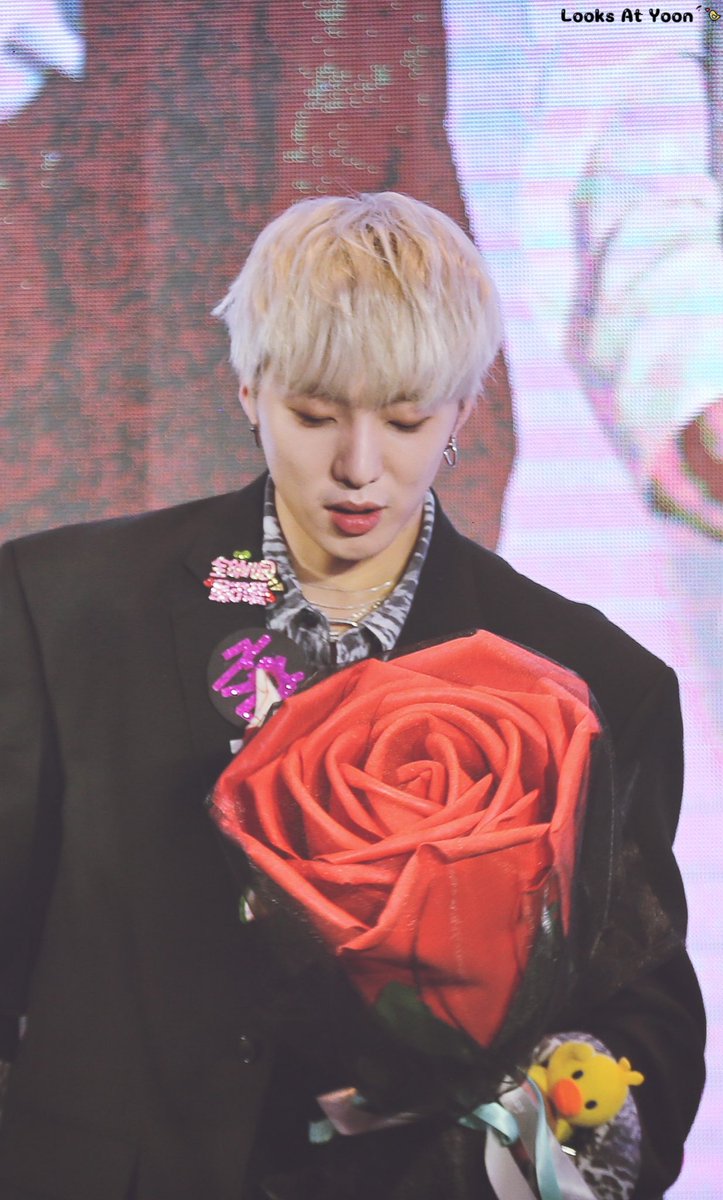 Happy Valentine‘s Day 

🌹🌹🌹

<a href="/official_yoon_/">official_yoon_</a> 
 #위너 #WINNER #강승윤 #승윤